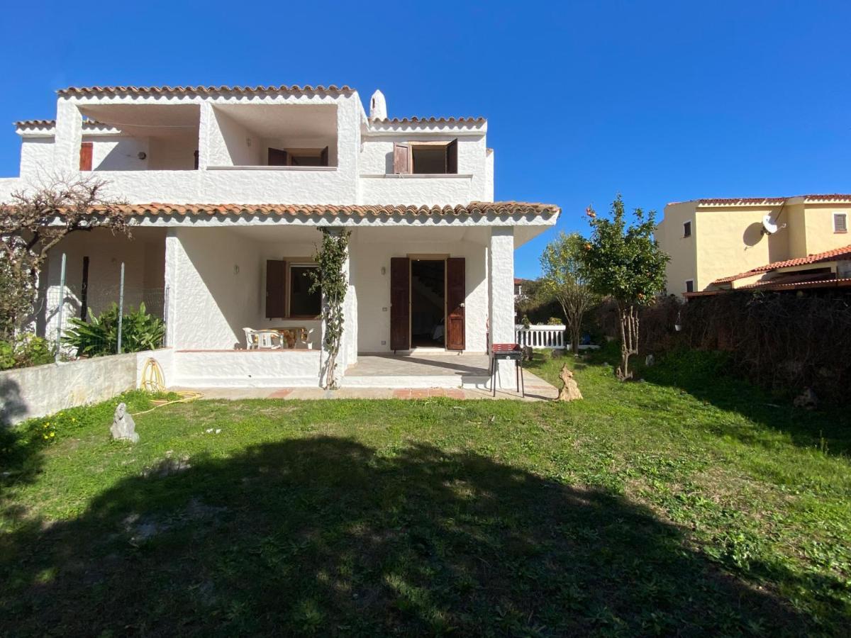 Appartamento Residenziale Trilocale 6 Posti Letto Via Loiri San Teodoro  Exterior photo