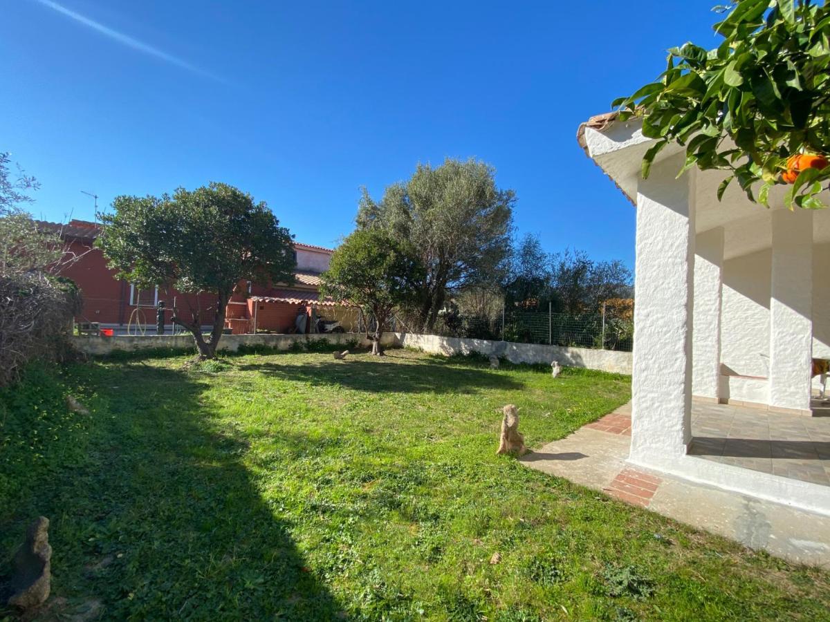 Appartamento Residenziale Trilocale 6 Posti Letto Via Loiri San Teodoro  Exterior photo